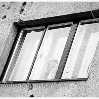 10 12 sarajevo finestra muro crivellato